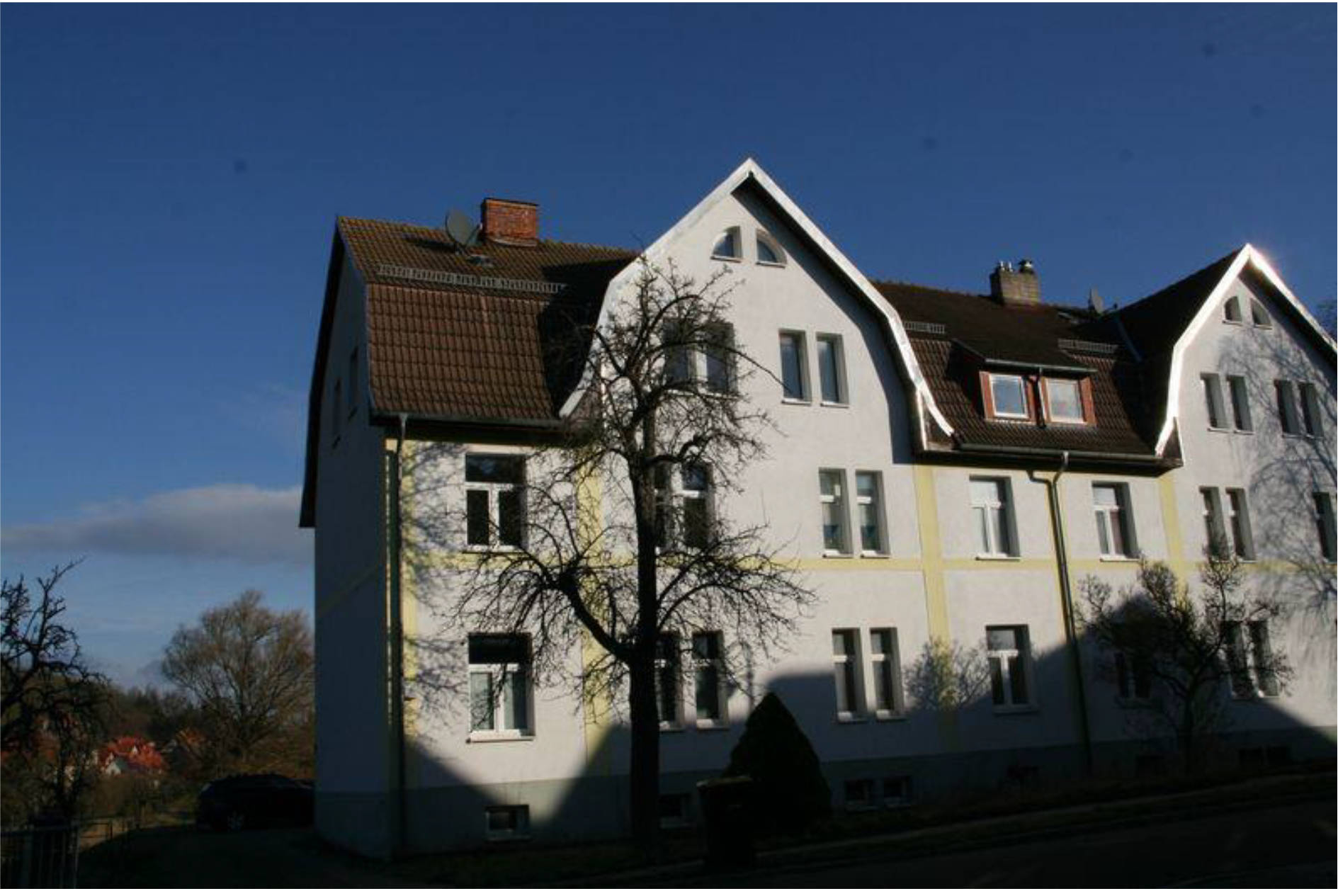 Mehrfamilienhaus in Seegaer Straße  3, 99707 Kyffhäuserland, Göllingen - Bild 2