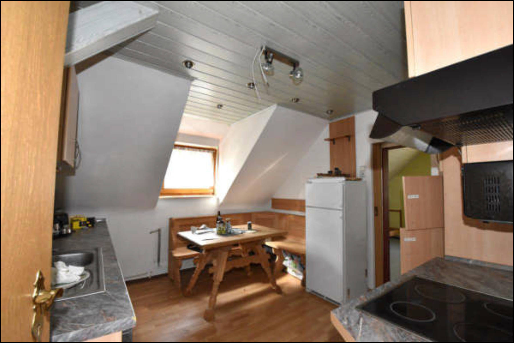 thueringen K0003-2024 Friedhofsweg 2, 98529 Suhl, OT Heinrichs 12