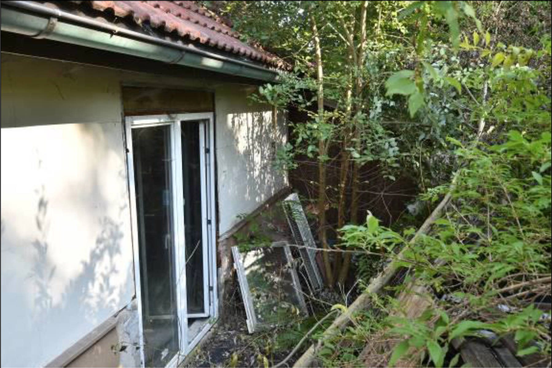 thueringen K0008/2023 Meininger Straße 129, 98529 Suhl, OT Heinrichs 9