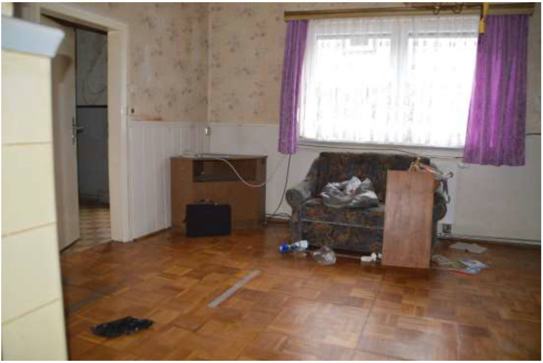 Einfamilienhaus in Ernst-Thälmann-Straße 13, 98673 Eisfeld,  OT Sachsenbrunn - Bild 2