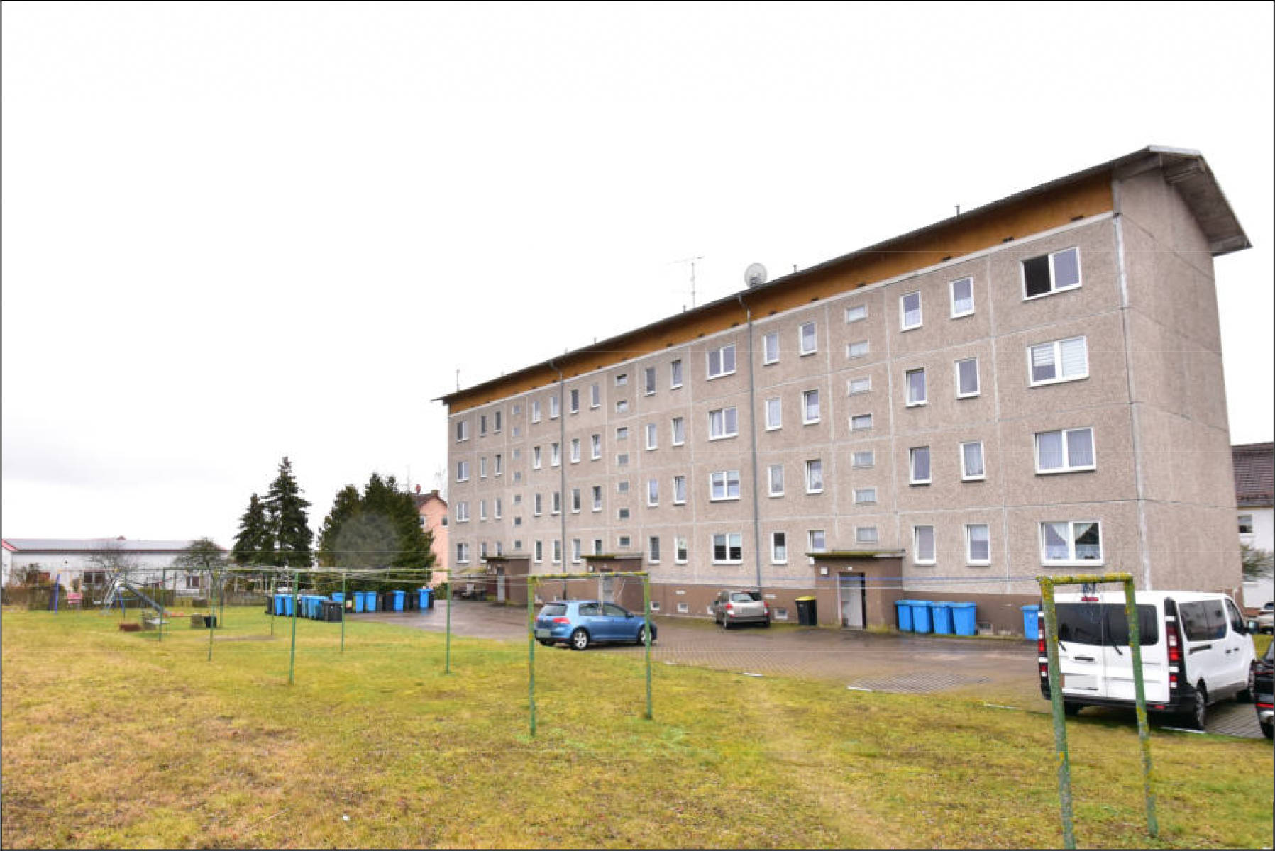 Eigentumswohnung (3 bis 4 Zimmer) in Straße an den Neubauten  4B, 98646 Straufhain/,  OT Streufdorf