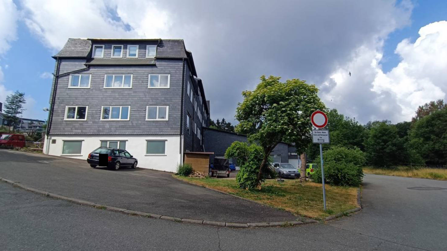 gewerblich genutztes Grundstück, Hotel und Gaststättenobjekt in Eisfelder Straße 16, 98724 Neuhaus am Rennweg - Bild 2