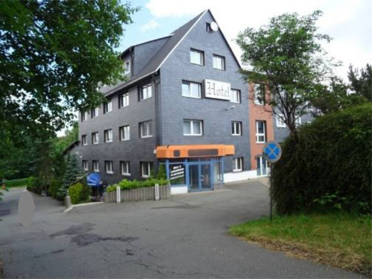 gewerblich genutztes Grundstück, Hotel und Gaststättenobjekt in Eisfelder Straße 16, 98724 Neuhaus am Rennweg - Bild 3