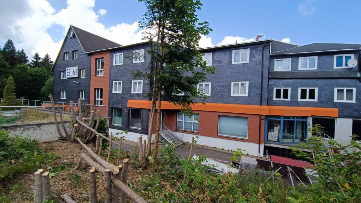 gewerblich genutztes Grundstück, Hotel und Gaststättenobjekt in Eisfelder Straße 16, 98724 Neuhaus am Rennweg - Bild 4