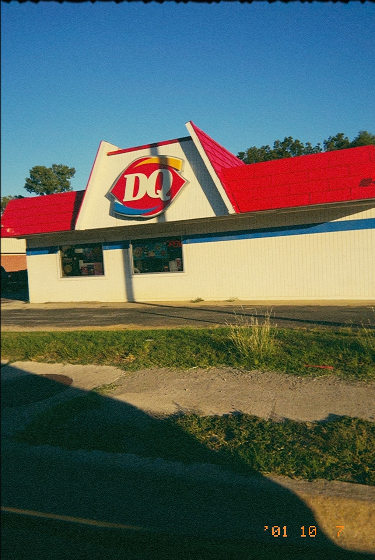old school DQ — 35 mm point-and-shoot look photo shot on iPhone with Atticam (GOLD 400)