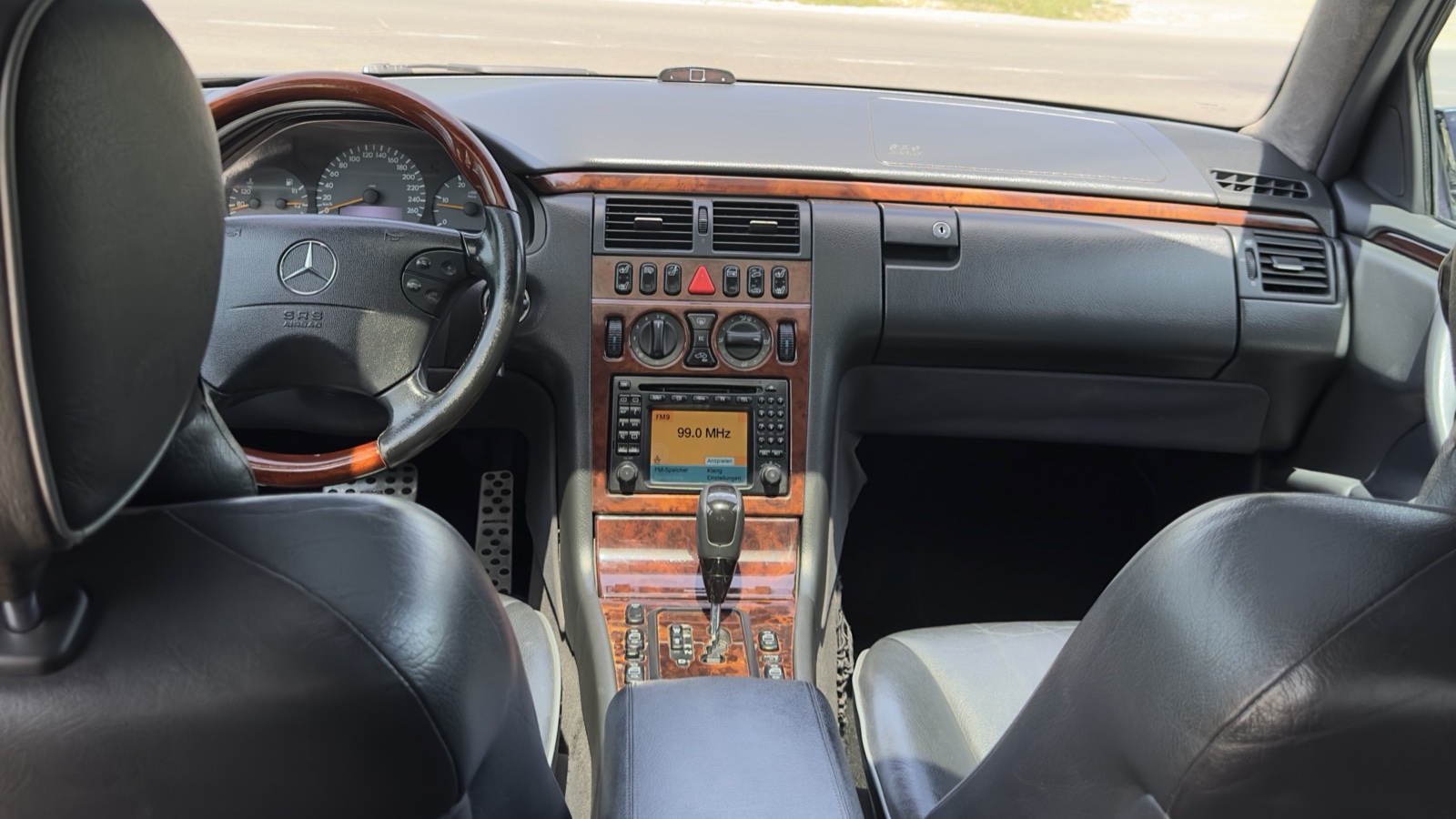 Mercedes-Benz E-Class 2000