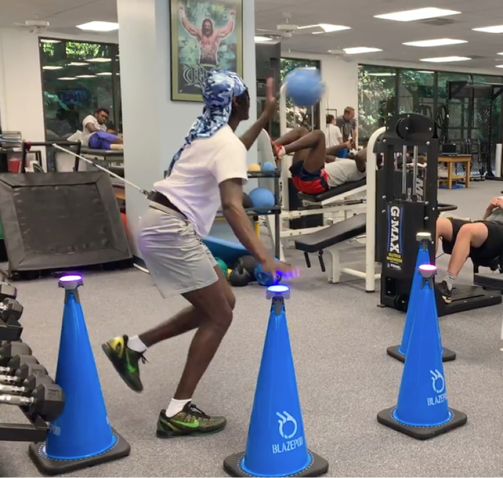Lateral Lunges w Neurocognitive Targets