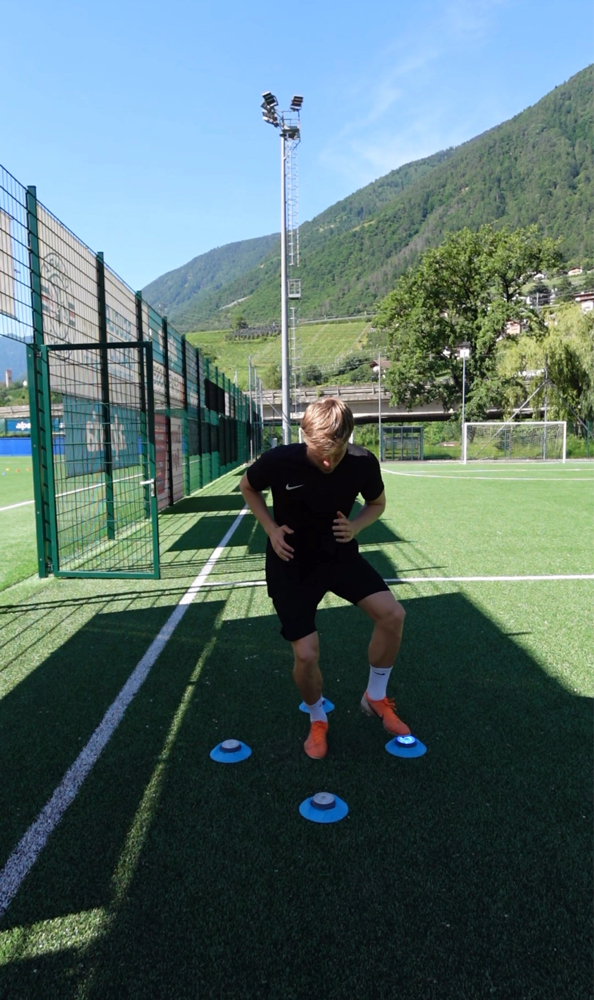 Reactive Skipping and Footwork Coordination 