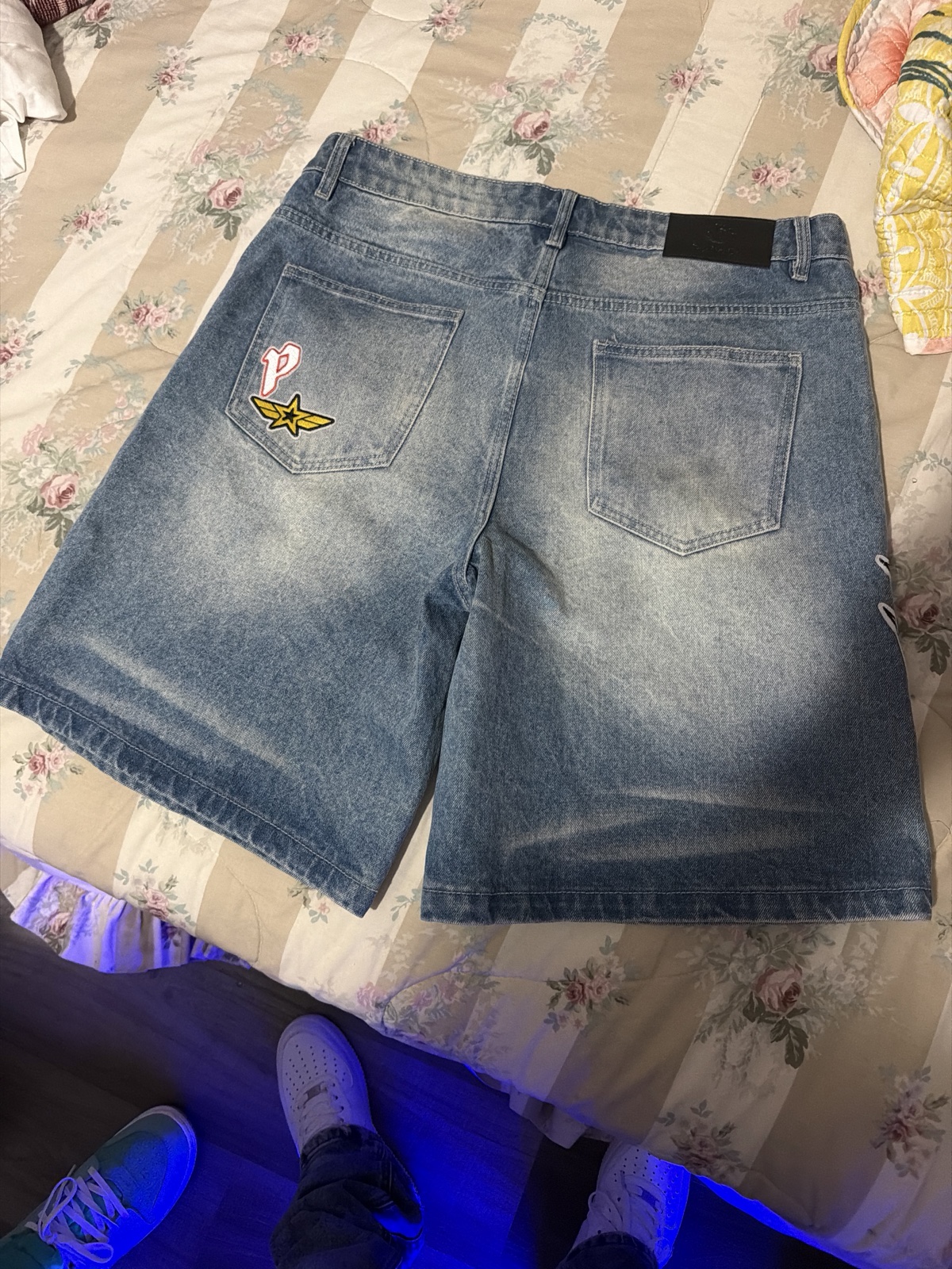 Dark embroidered denim shorts — photo 3