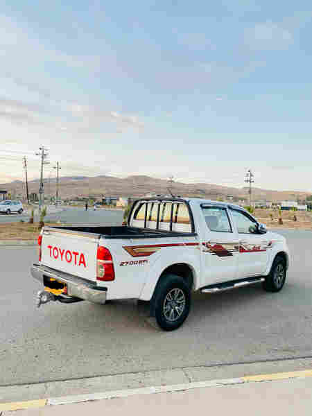 Toyota hilux 2010 - 4