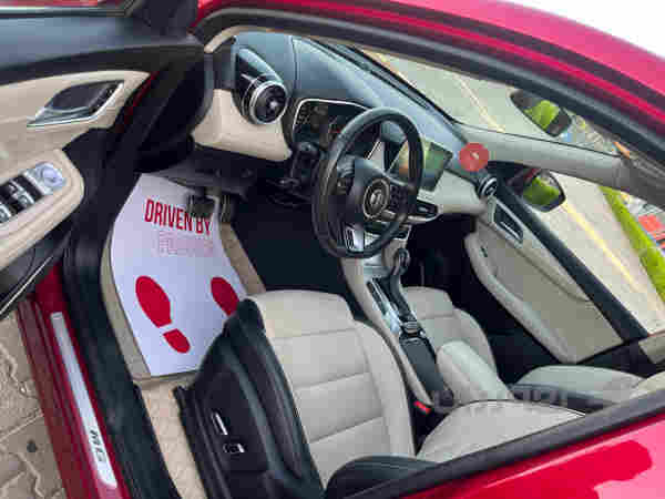 MG HS 2021 - 4