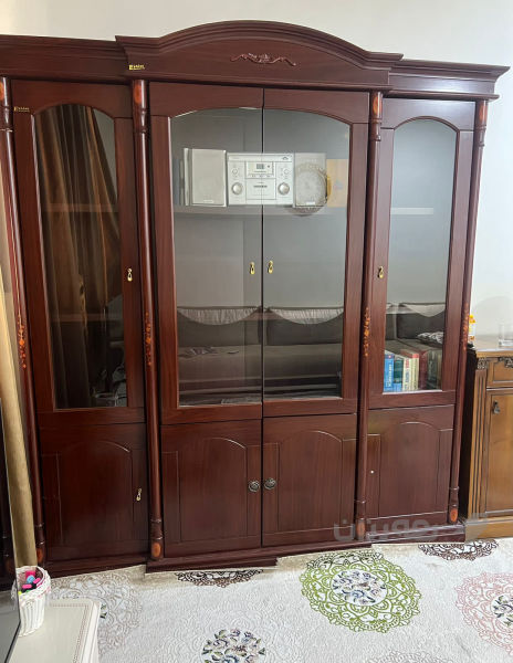 كتێبخانە و مێزی Tv