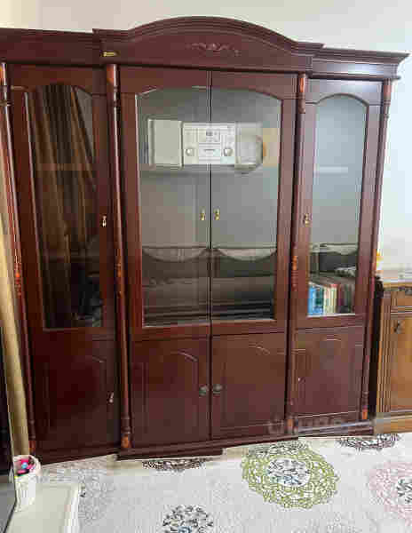 كتێبخانە و مێزی Tv