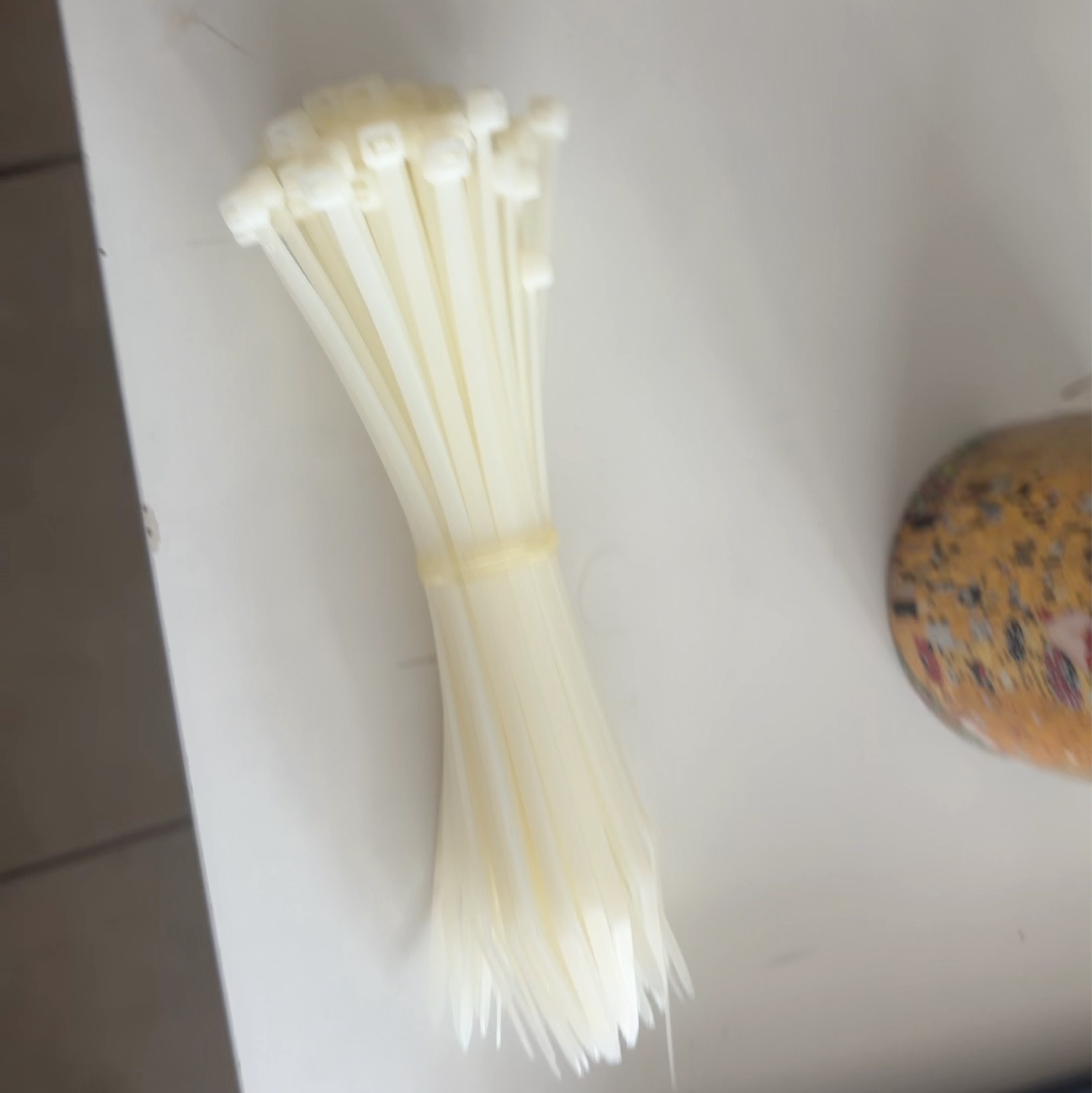 Lot de colliers de serrage en plastique