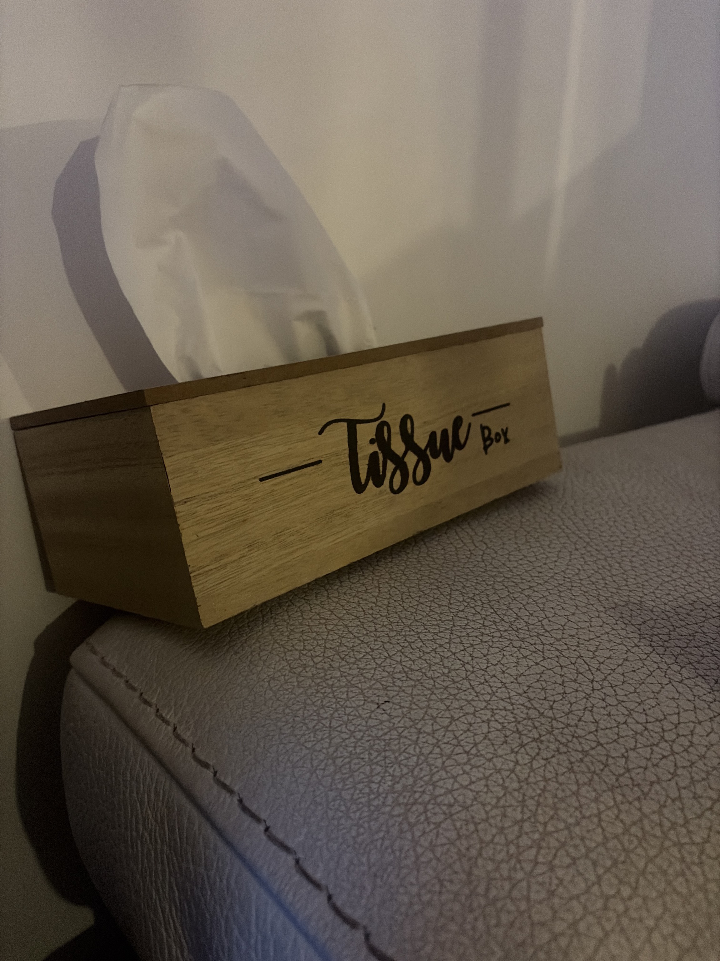 Boîte à mouchoirs en bois