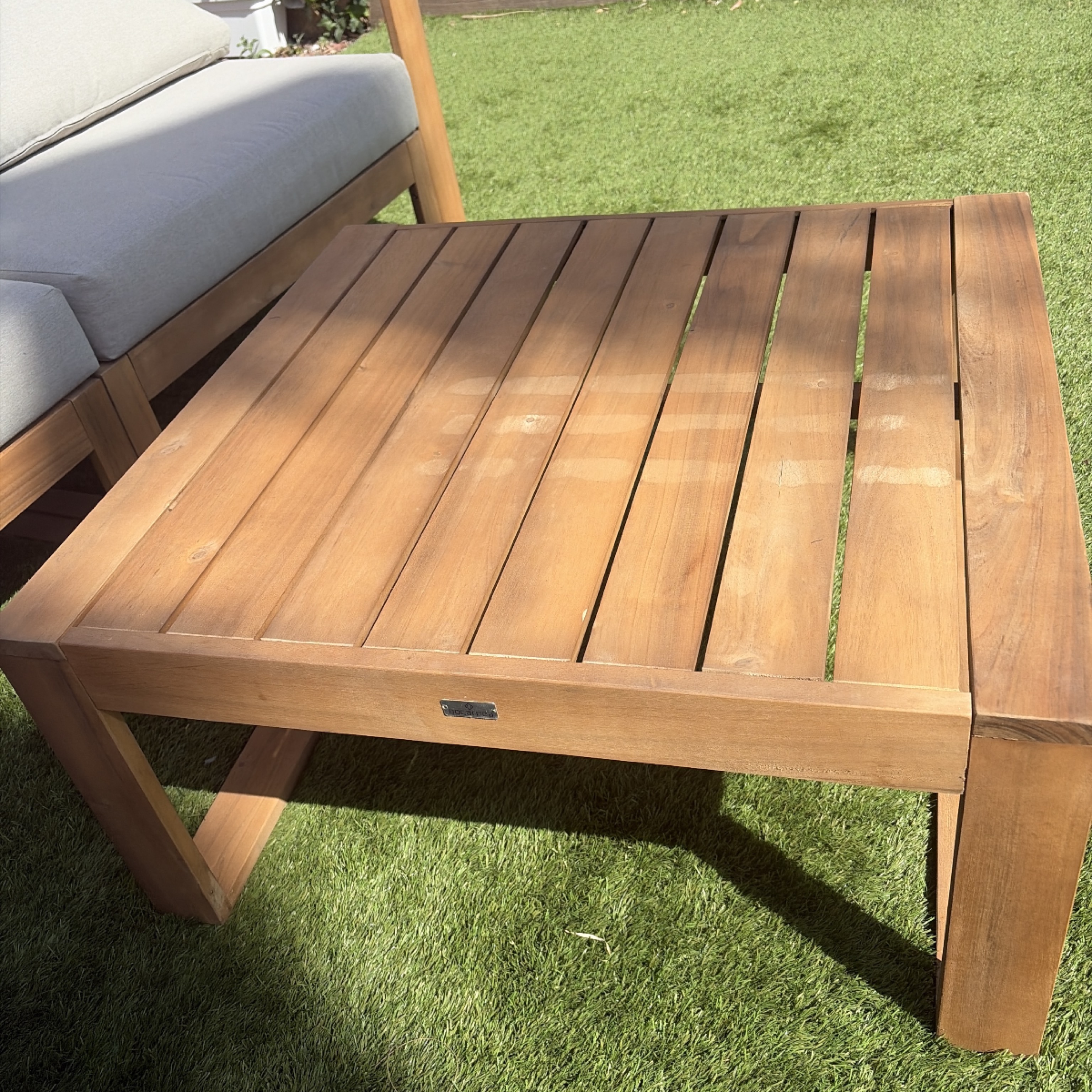 Table basse de jardin en bois