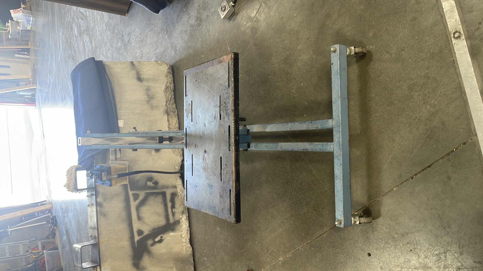 Photo 1 of SPX OTC 1585A POWER TRAIN LIFT WITH TILTING PLATE 1250LBS CAPACITY 