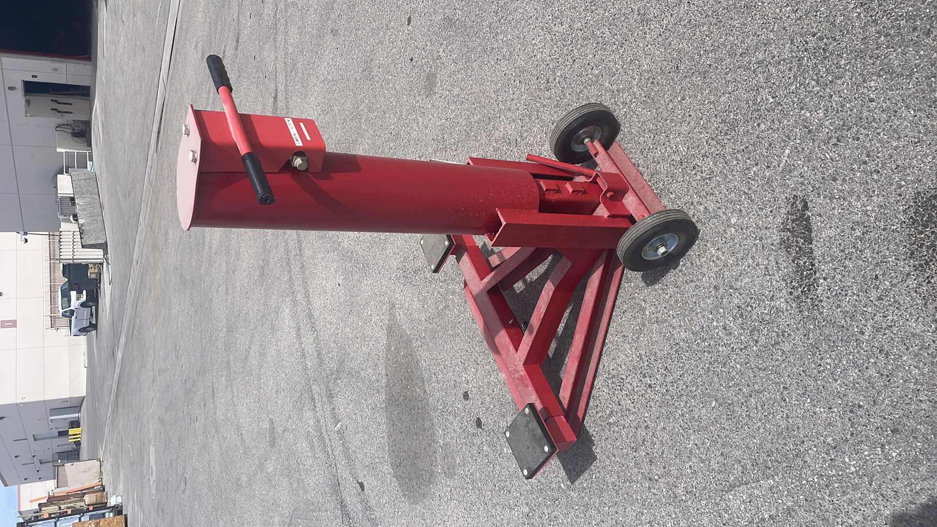 Photo 4 of STRONGWAY 2500LB AIR BUMPER JACK 46202