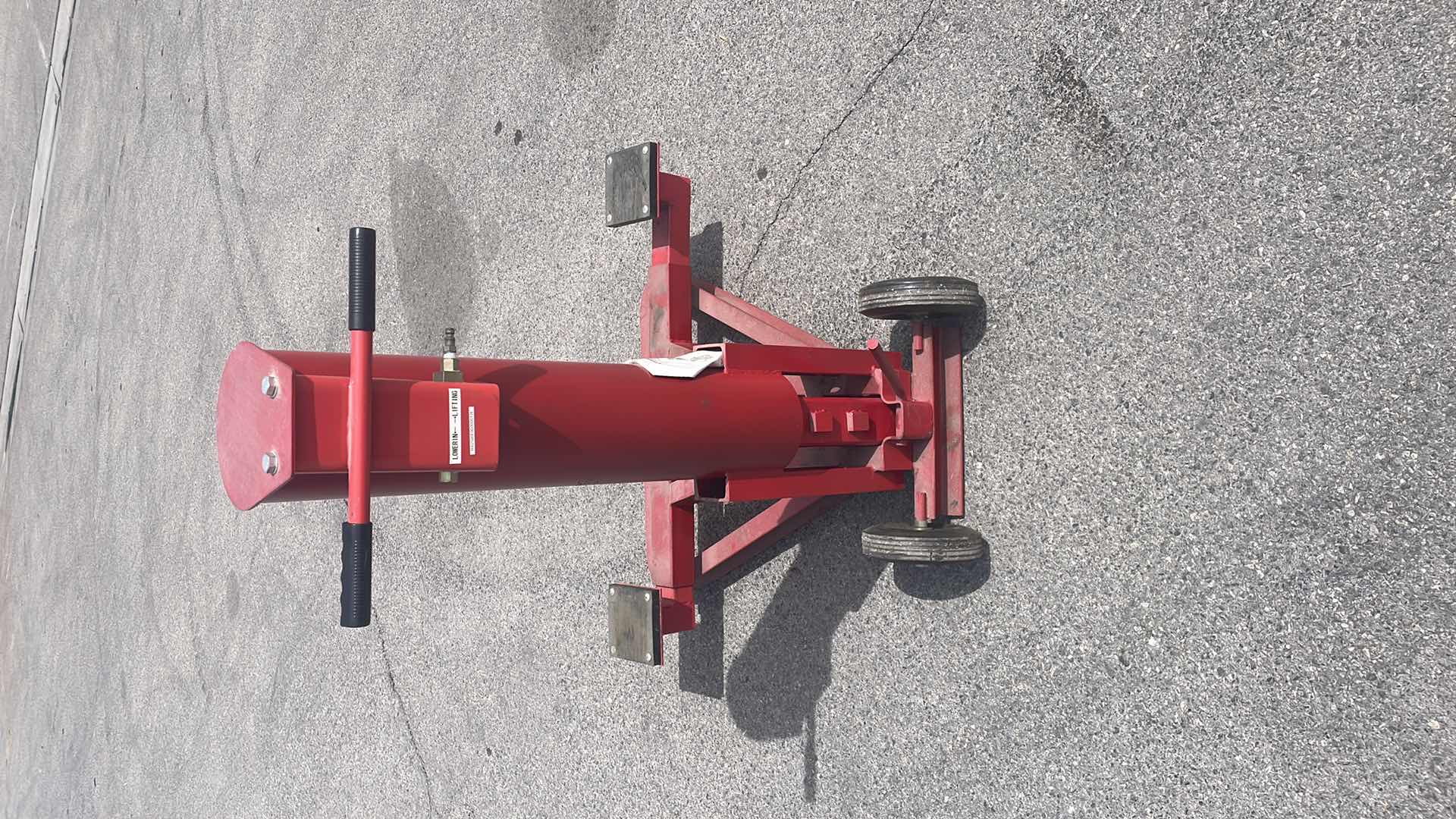 Photo 4 of STRONGWAY 2500LB AIR BUMPER JACK 46202