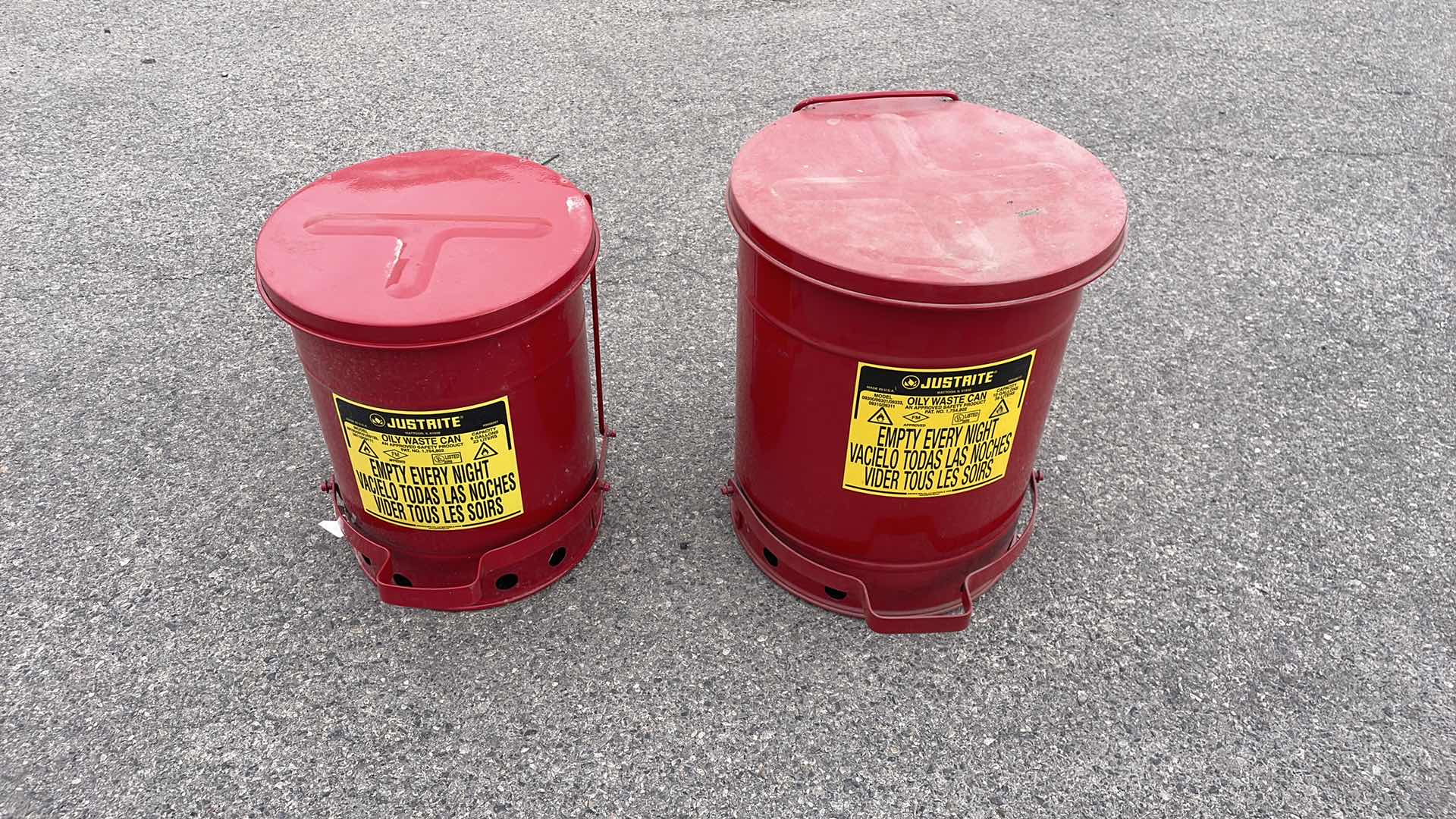 Photo 1 of JUSTRITE OILY WASTE CANS 6GAL, 10GAL