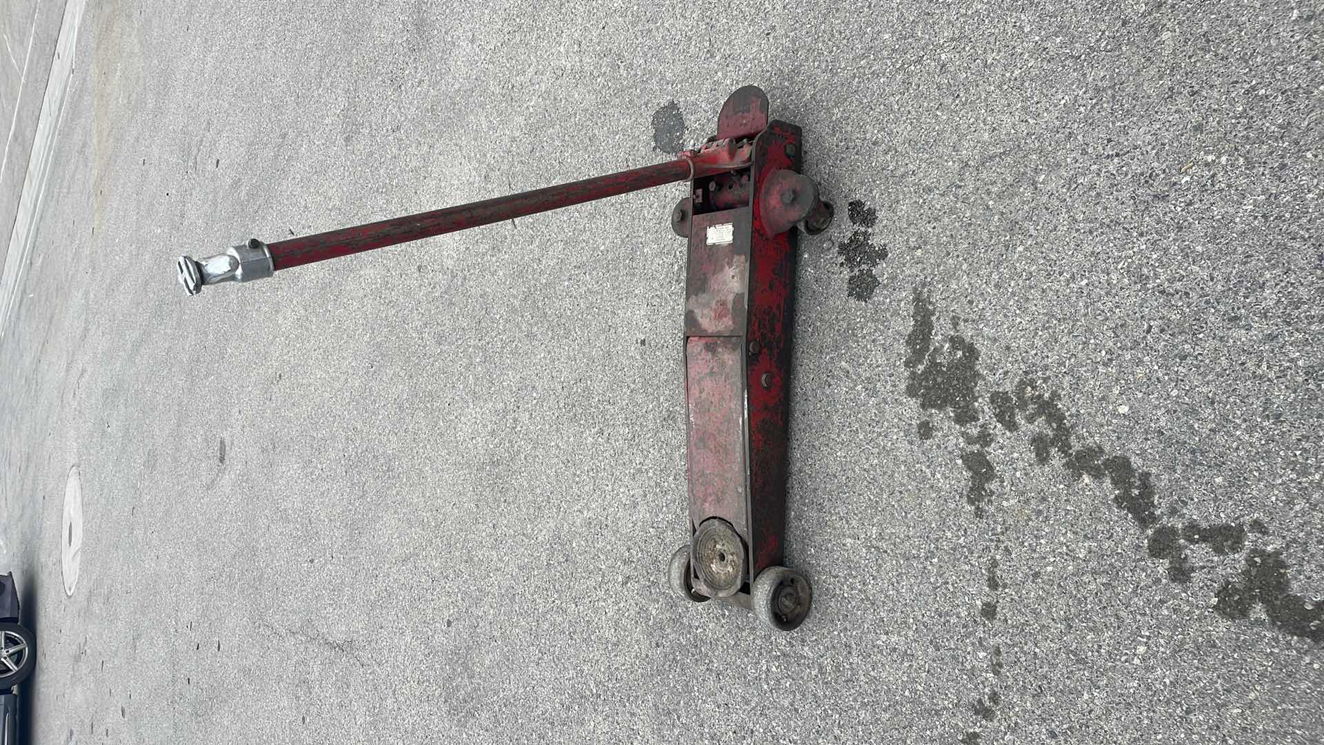 Photo 1 of FLOOR JACK UNKNOWN SPECS OR BRAND