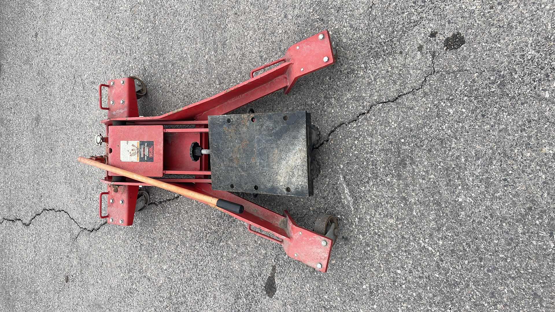 Photo 3 of NORCO HYDRAULIC TRANSMISSION JACK 1-1/2 TON CAPACITY MODEL 72000D