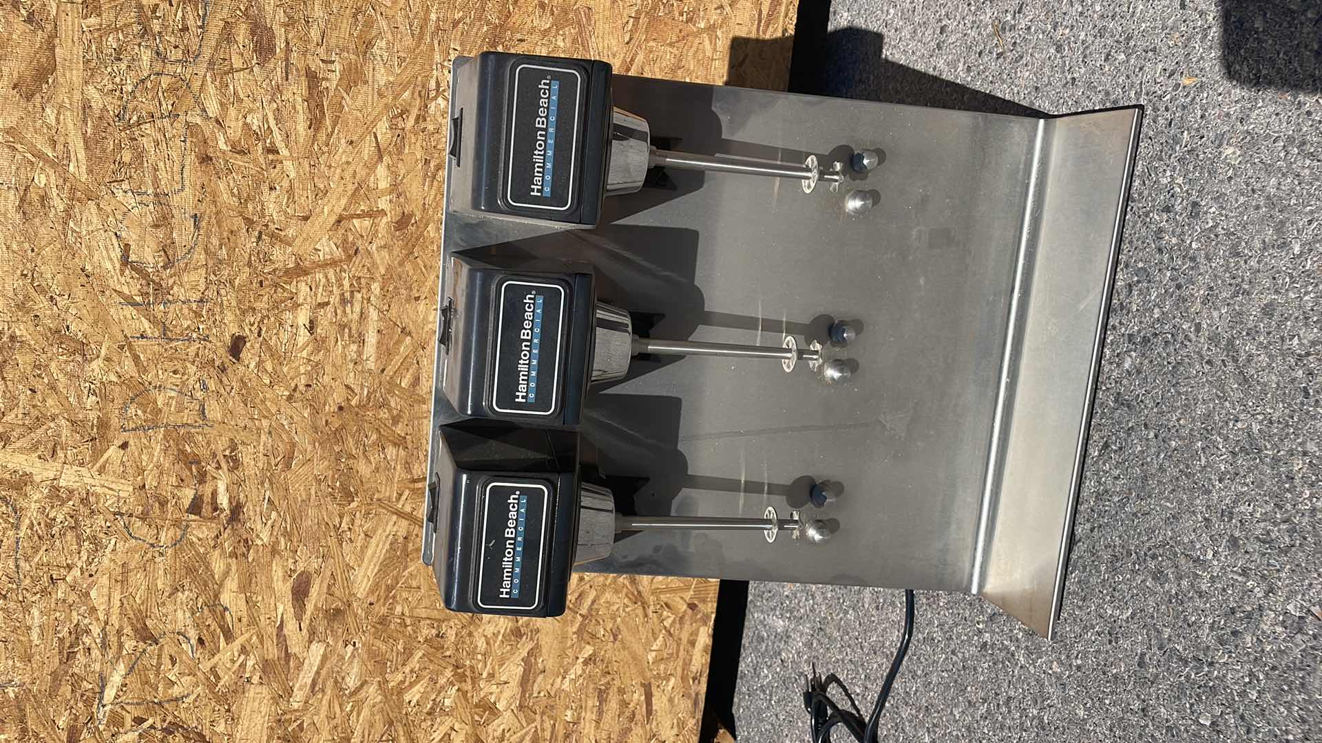 Photo 1 of HAMILTON BEACH MODEL 950 COMMERCIAL DRINK MIXER 3 SPEED 3 HEAD MILKSHAKE MACHINE