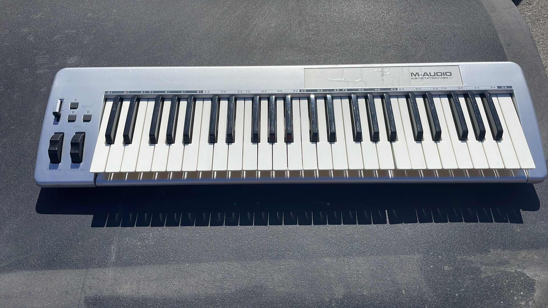 Photo 1 of M-AUDIO KEYSTATION 49E KEYBOARD