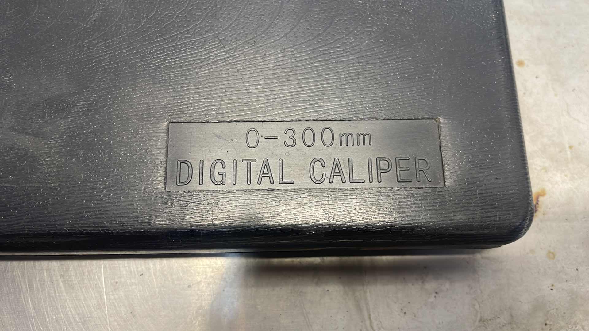 Photo 5 of ELECTRONIC DIGITAL
CALIPER 0-300MM