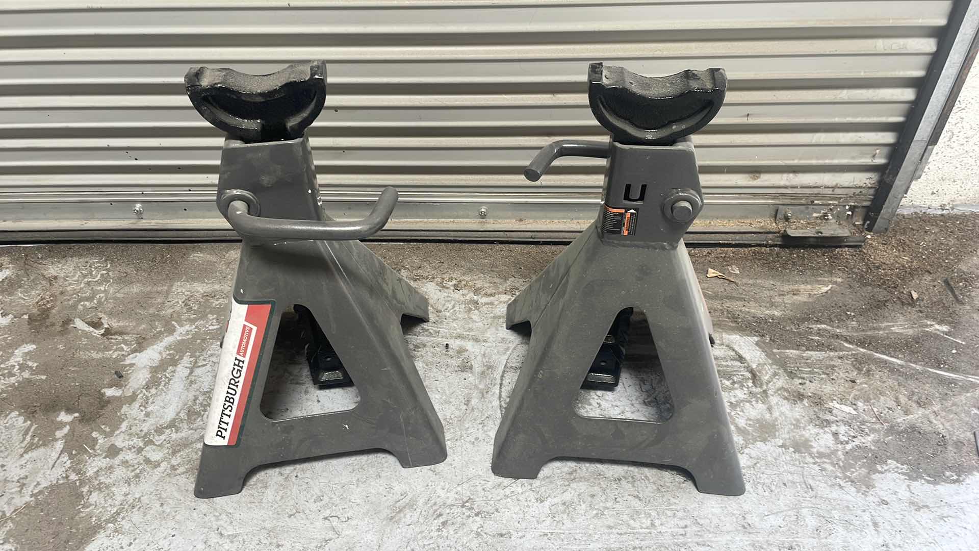 Photo 5 of PITTSBURGH 12 TON HEAVY-DUTY JACK STANDS