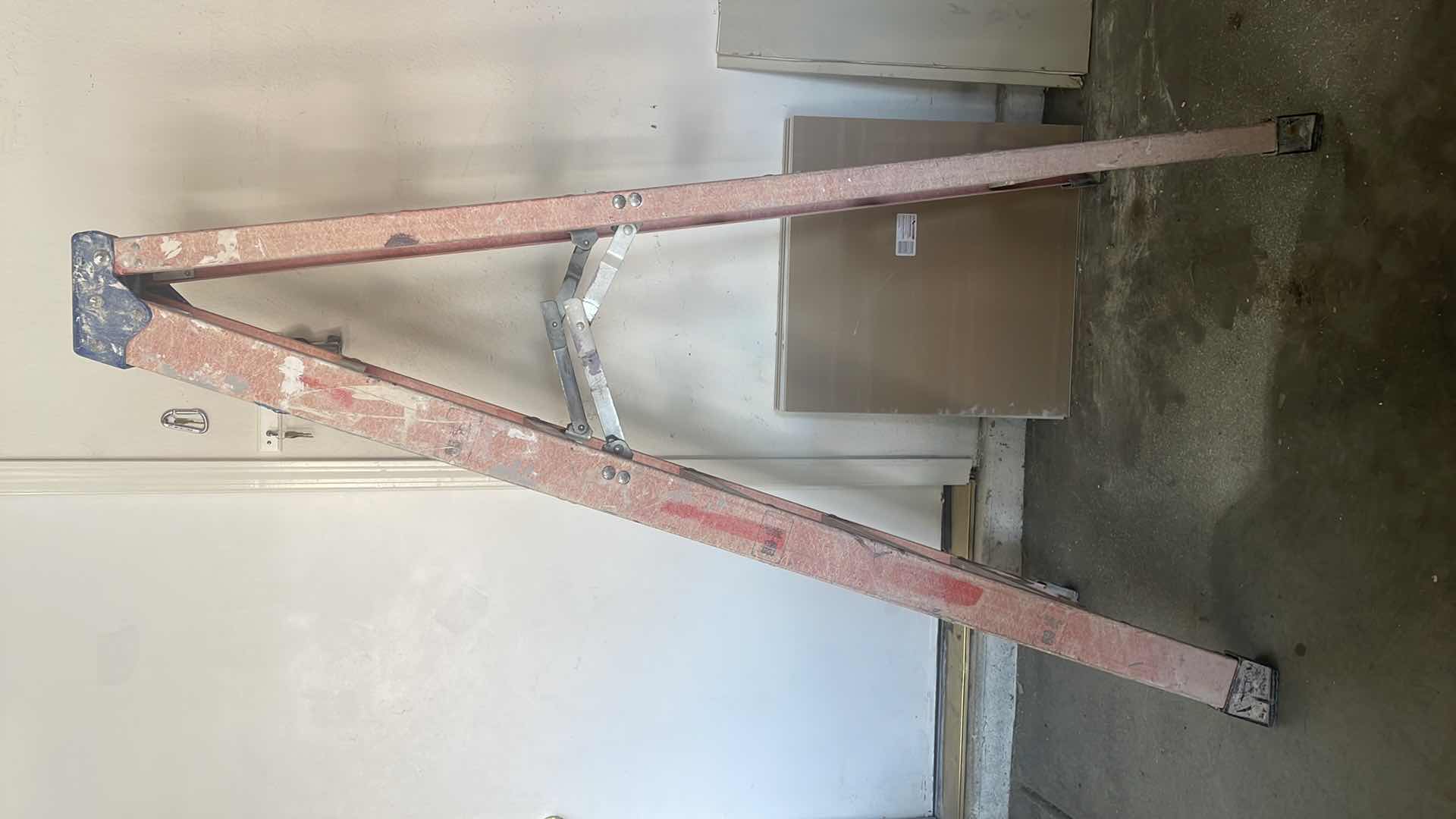 Photo 2 of LOUISVILLE 6’ FIBERGLASS LADDER