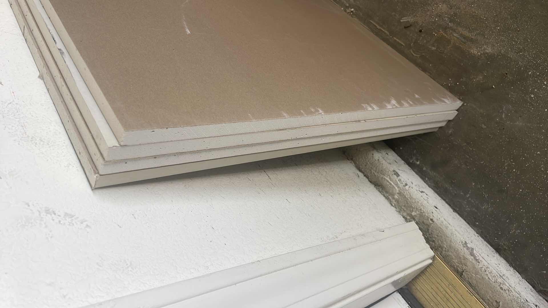 Photo 4 of PATCH AND REPAIR DRYWALL PANELS 5/8” x 23-5/8” x 23-5/8” (4), 1/2" 2 PCS DRYWALL ODD SIZES