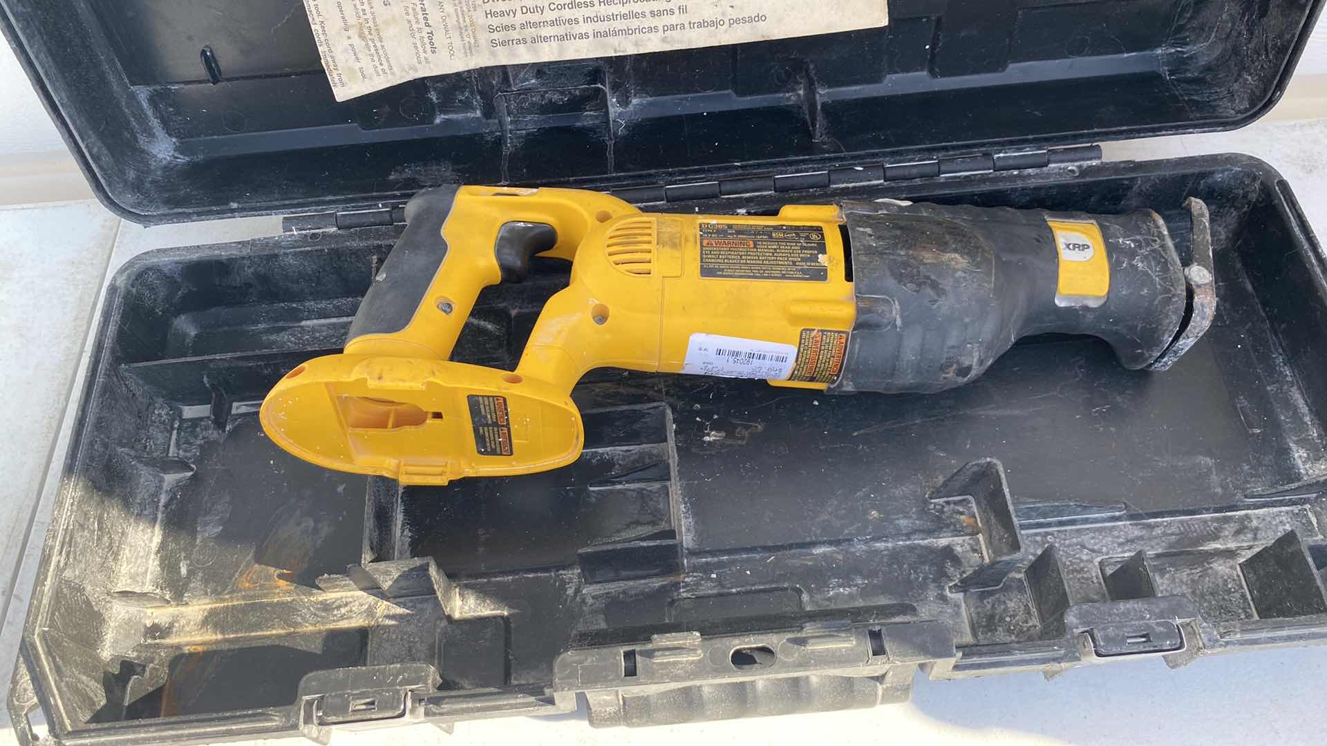 Photo 4 of DEWALT 18V VARIABLE SPEED RECIPROCATING SAW DC385 IN HARD CASE