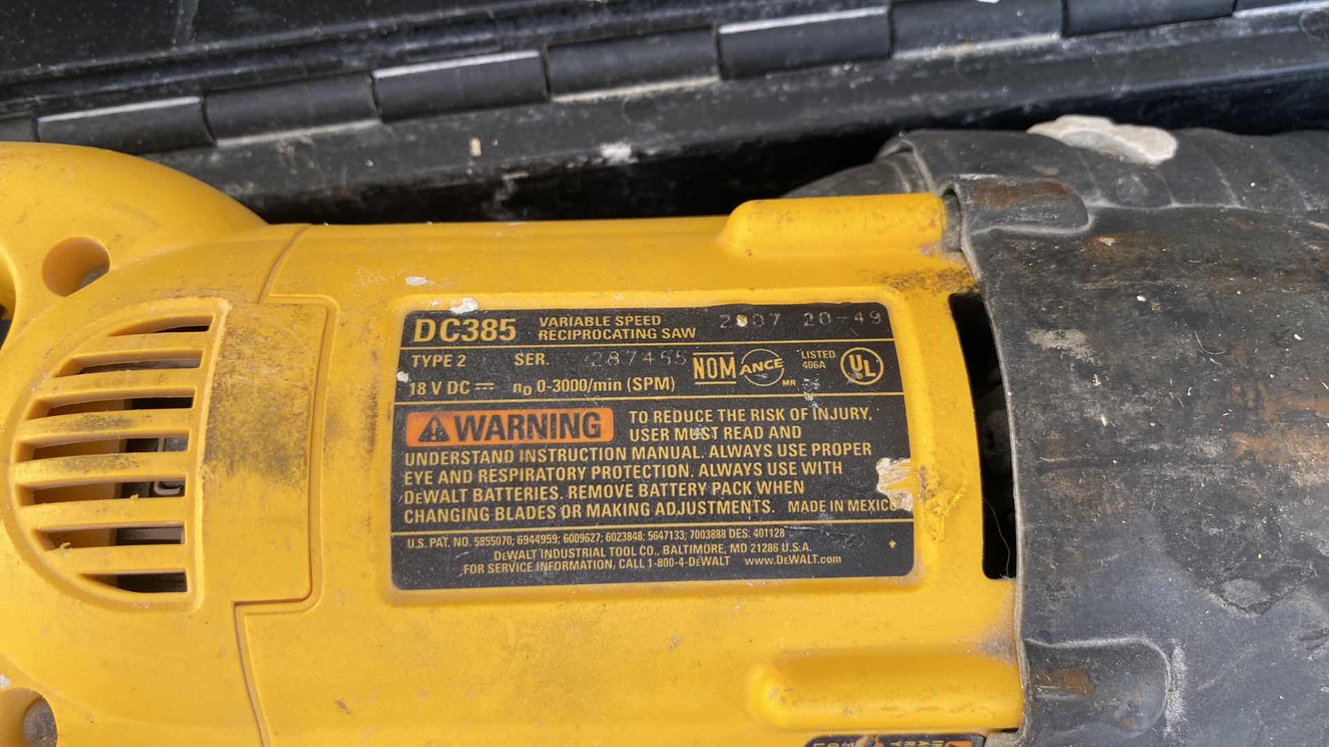 Photo 5 of DEWALT 18V VARIABLE SPEED RECIPROCATING SAW DC385 IN HARD CASE