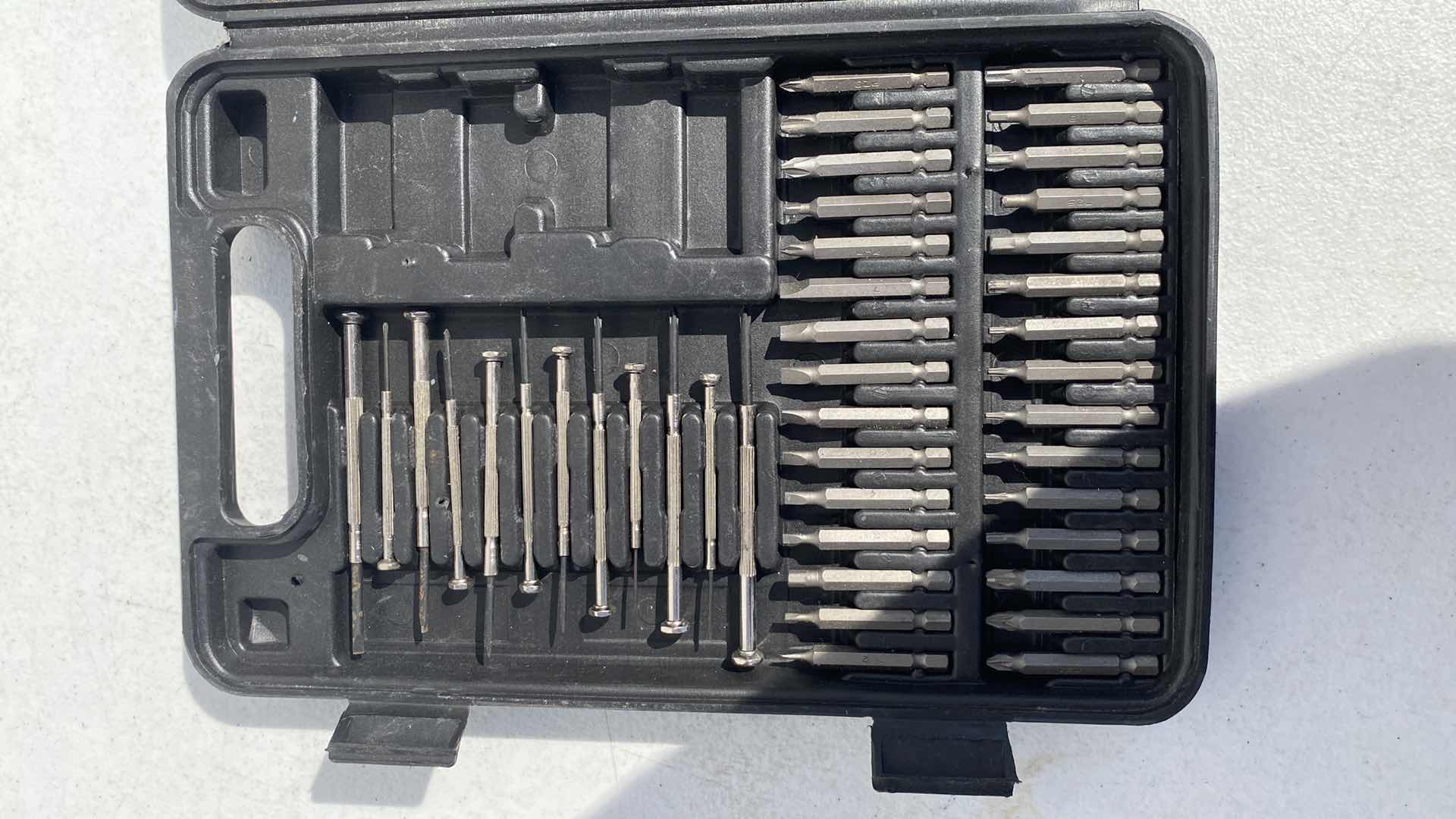 Photo 2 of HUSKY 109 PC SCREW DRIVER SET 
MISSING 3