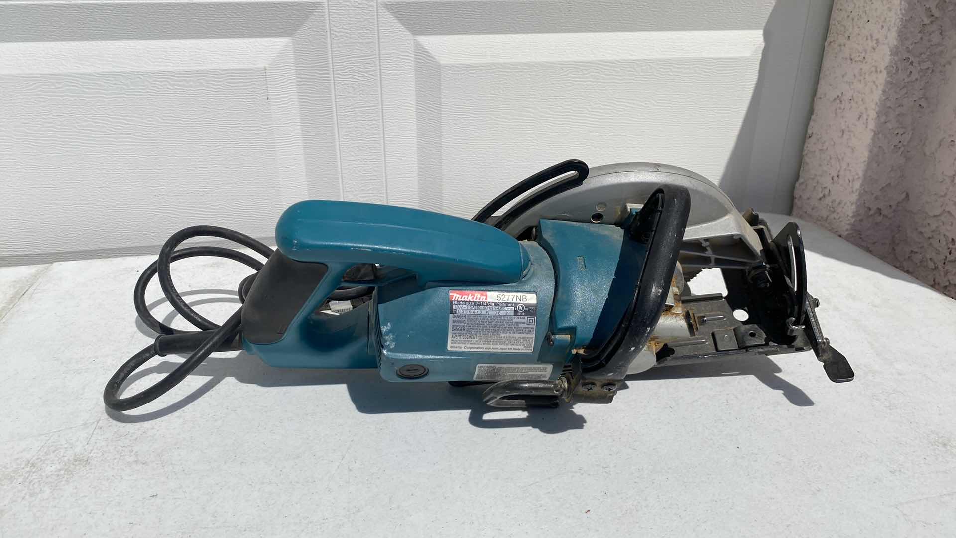 Photo 3 of MAKITA 5277NB 7-1/4” CIRCULAR SAW