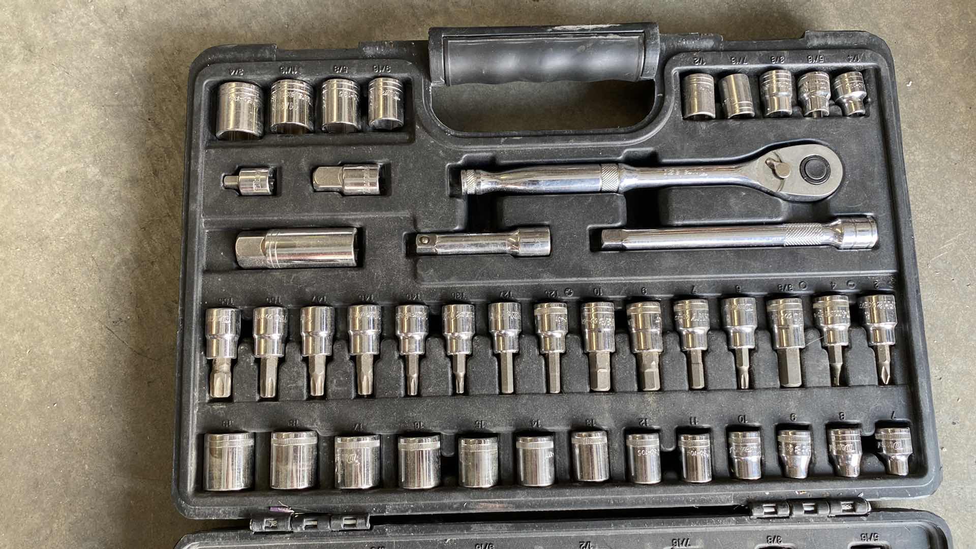 Photo 3 of DURALAST SOCKET AND RATCHET SET 60 PC.