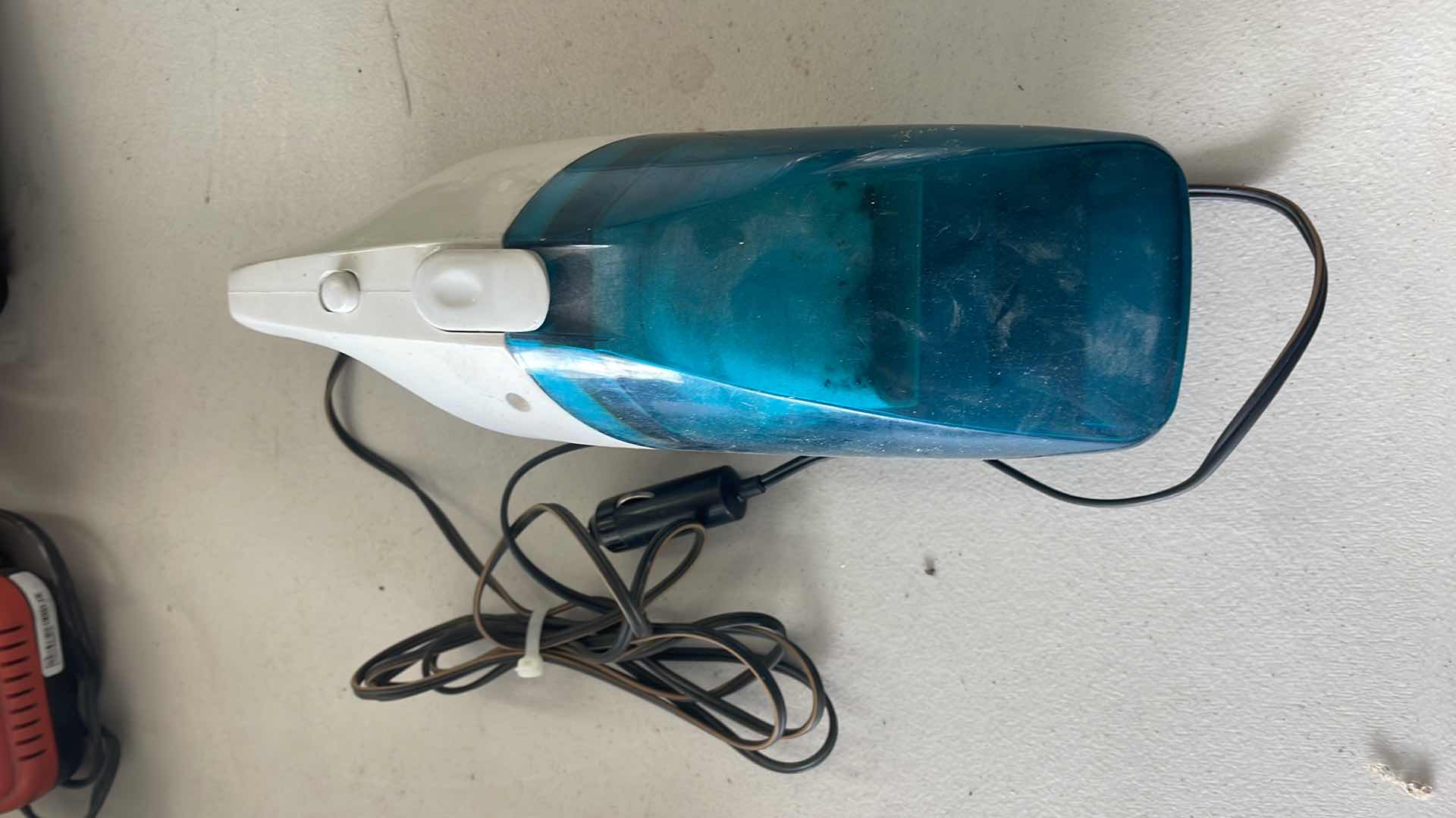 Photo 2 of 12v MINI CAR VACUUM