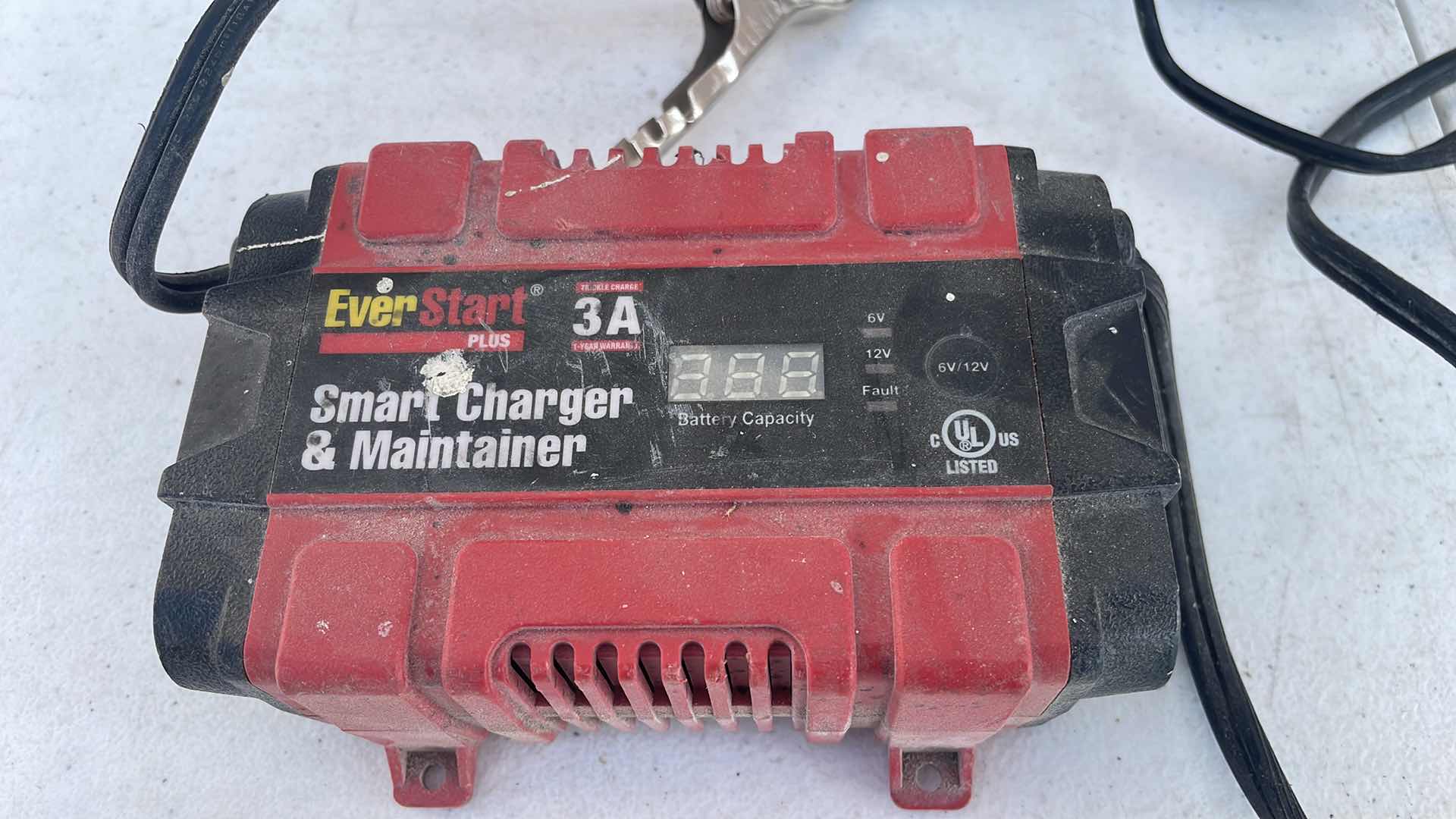 Photo 2 of EVERSTART PLUS SMART CHARGER AND MAINTAINER