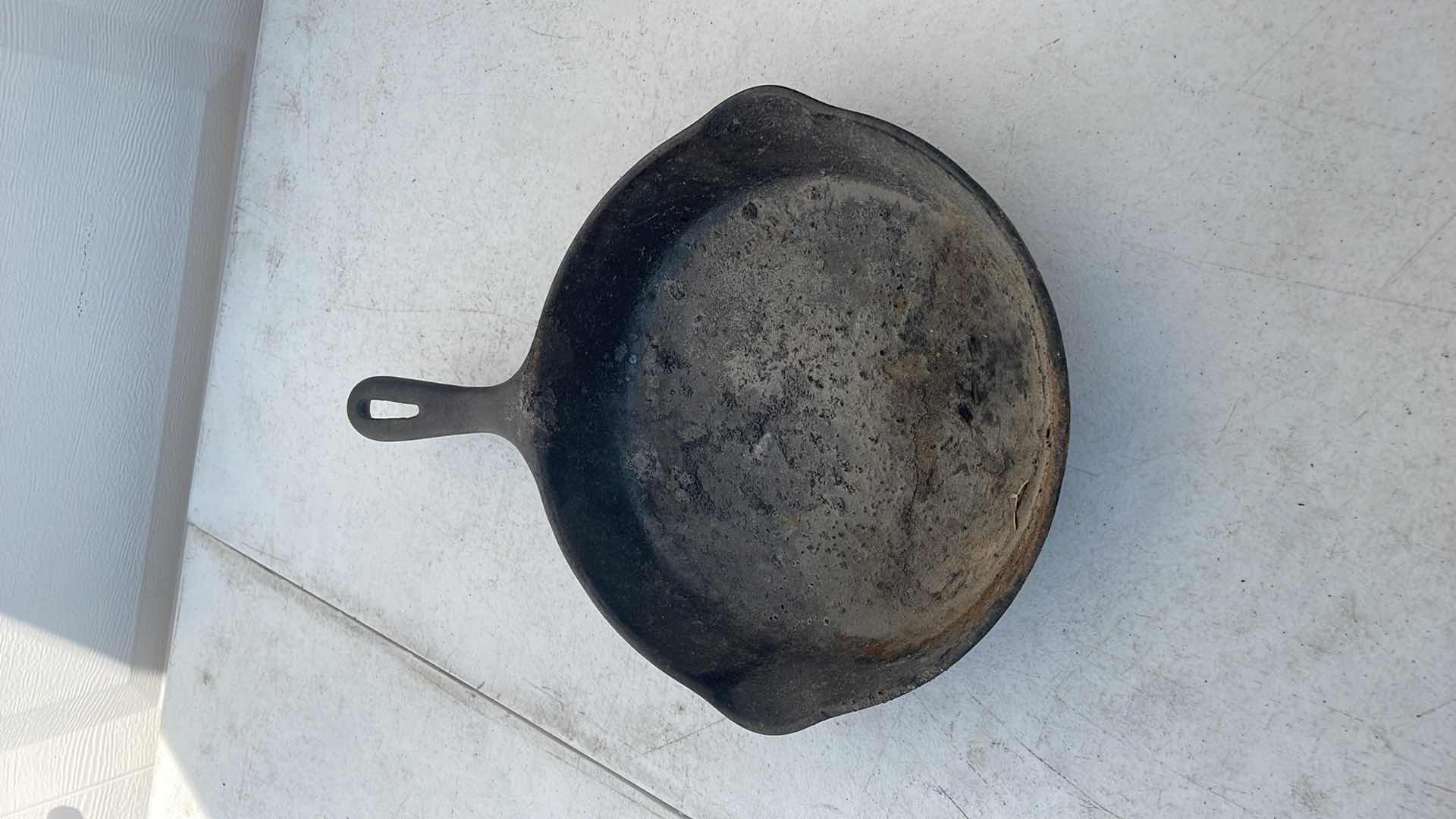 Photo 2 of CAST IRON SKILLET 9” NEEDS CLEANING