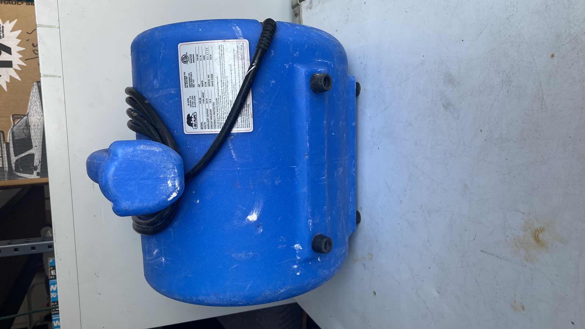 Photo 3 of B-AIR VP-25 1/4 HP AIR MOVER FOR WATER DAMAGE RESTORATION CARPET DRYER FLOOR BLOWER FAN HOME AND PLUMBING USE, BLUE