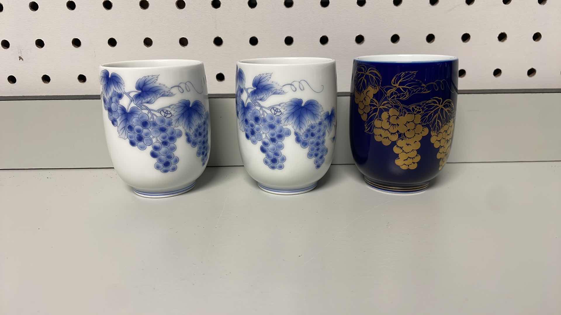 Photo 1 of FUKAGAWA SEIKATSU MAGNETIC TEA CUPS (3)