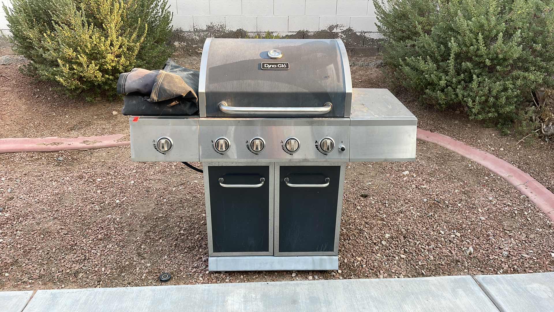 Photo 1 of DYNA GLO PROPANE BARBECUE BBQ 4 BURNER WITH SIDE BURNER AND COVER