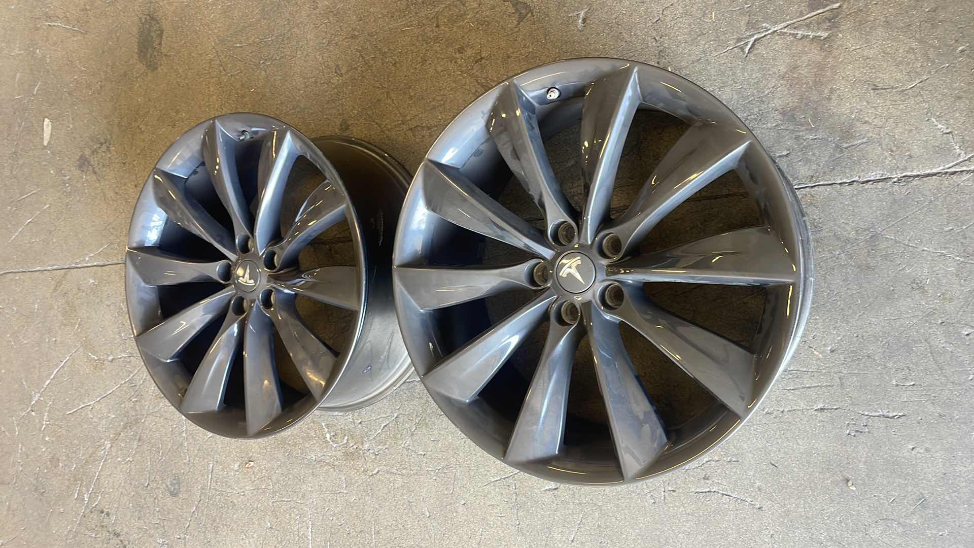 Photo 2 of TESLA MODEL S 21” X 9” ” TURBINE WHEEL W/SENSORS(2)