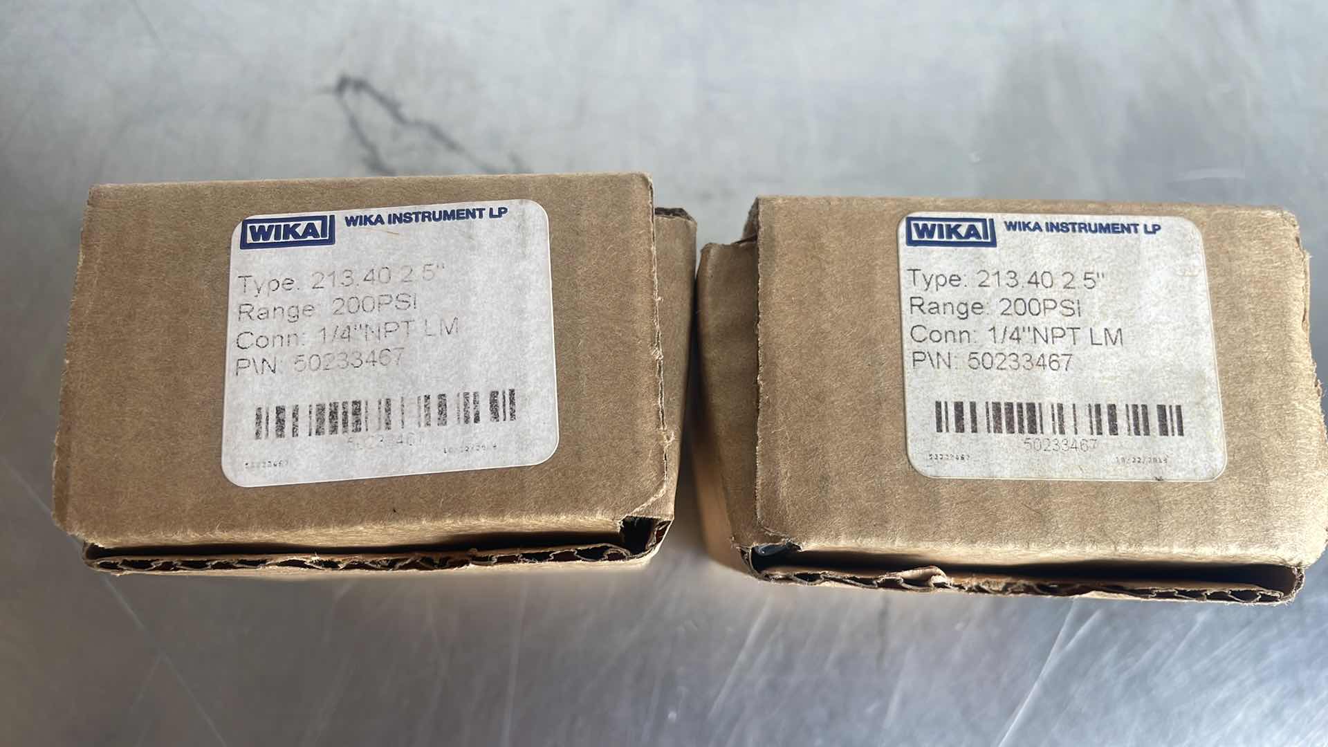 Photo 1 of WIKA TYPE 213.40 2.5" 200 PSI 1/4 NPT LOWER MOUNT 9310720 2 PCS