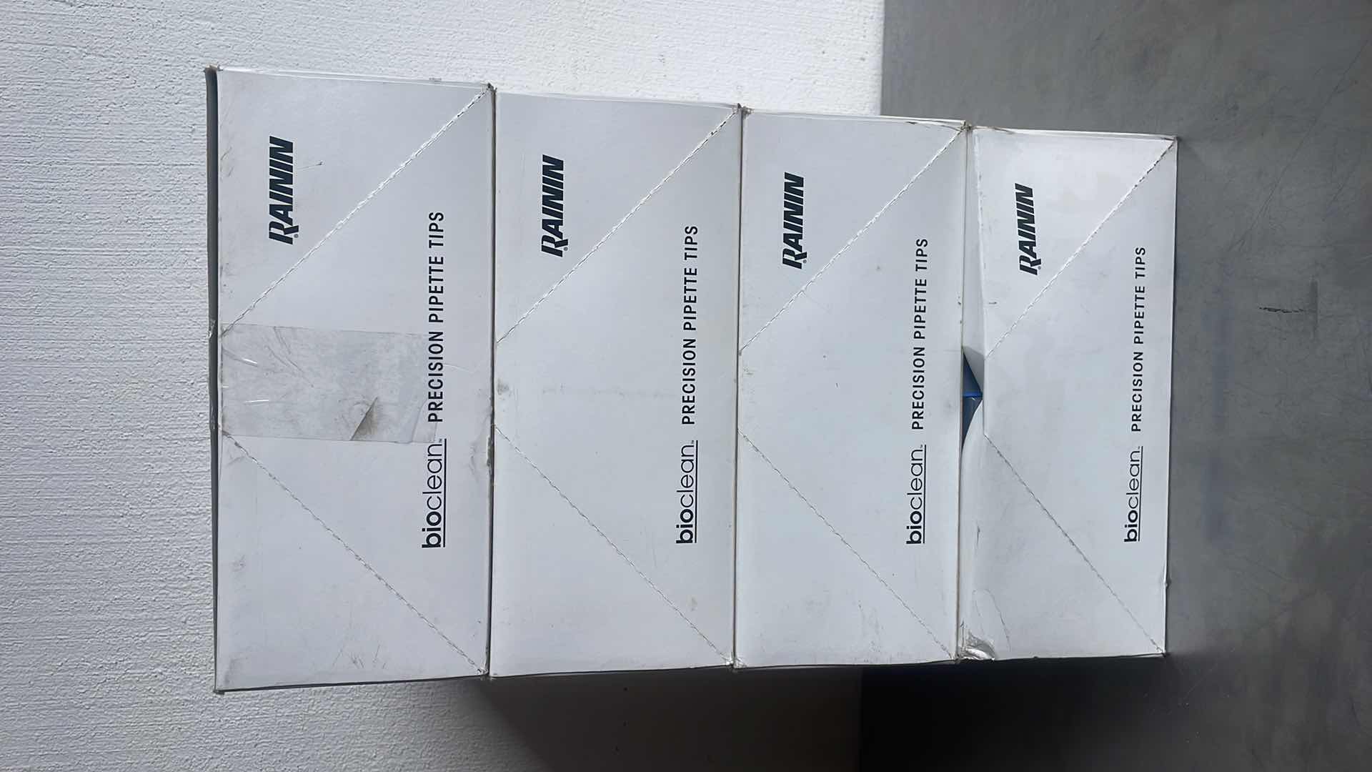 Photo 1 of BIOCLEAN PRECISION PIPETTE TIPS RT-200 4000PCS