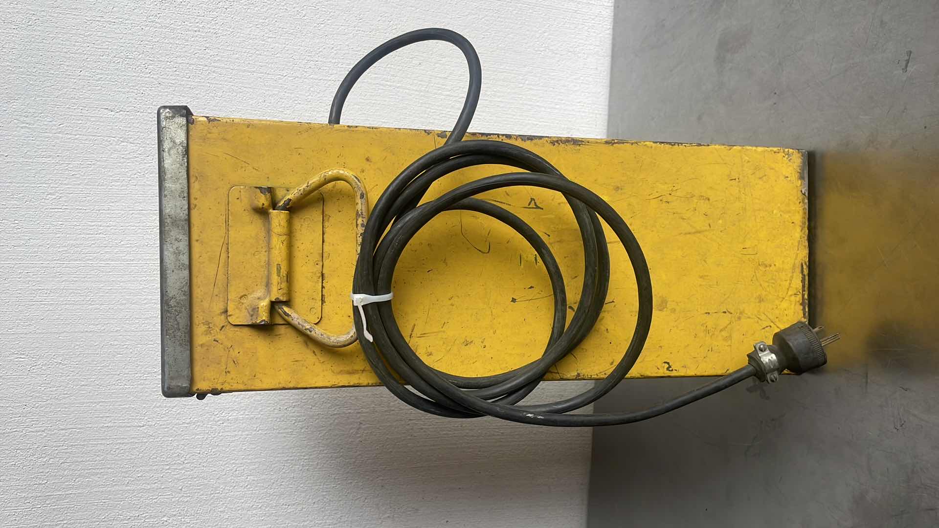 Photo 1 of WELDING ELECTRODE MOISTURE STABILIZER D12023