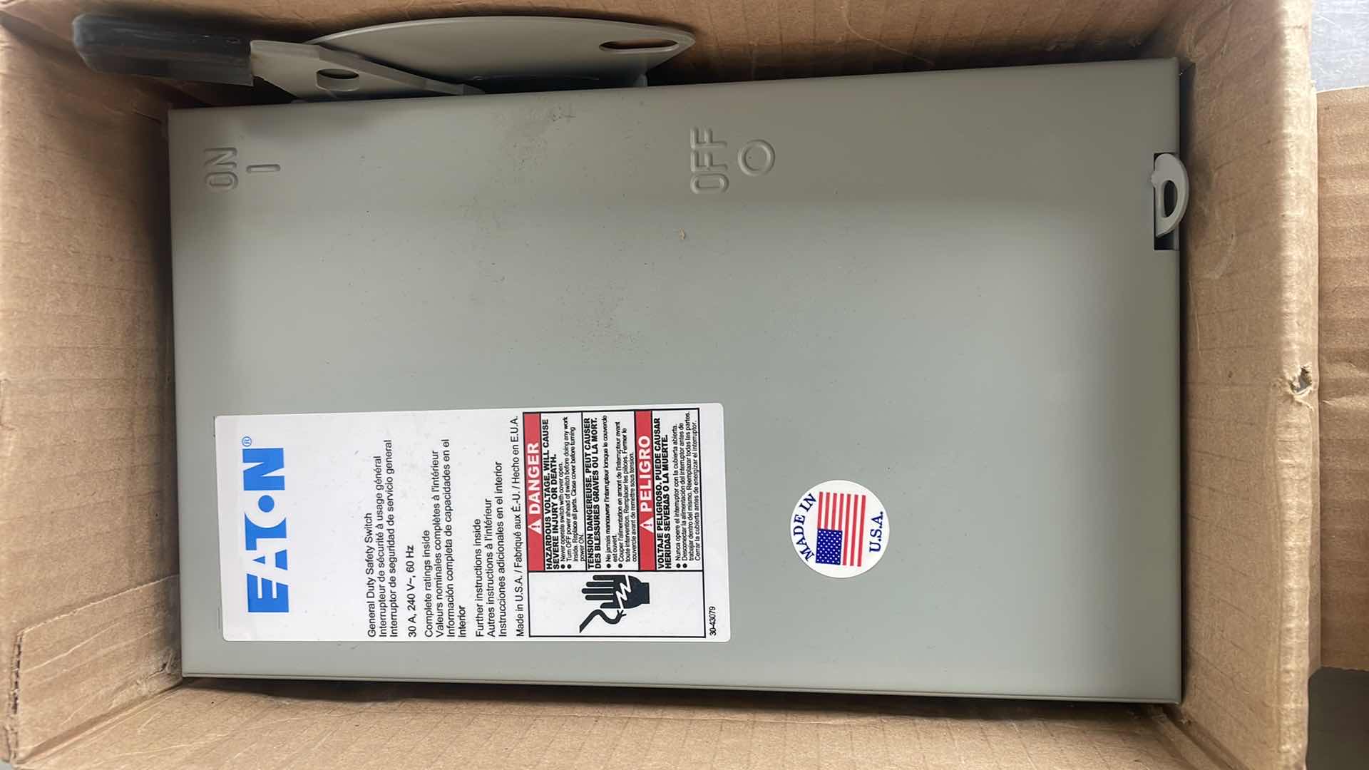 Photo 1 of EATON DG321NGB GENERAL DUTY SAFETY SWITCH 30A