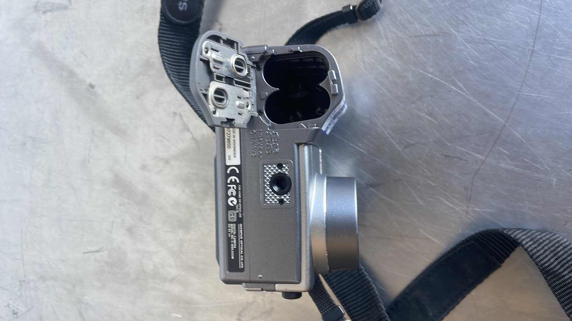 Photo 1 of OLYPMUS CAMEDIA DIGITAL CAMERA C-4000 ZOOM PLUS ALL WIRING