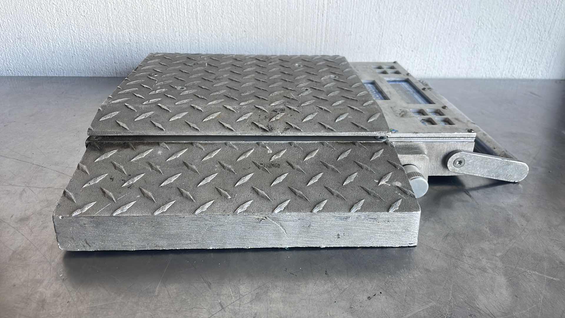 Photo 1 of INTERCOMP PT300 WHEEL LOAD SCALE 20,000 LB. PORTABLE COMPLETE TRUCK